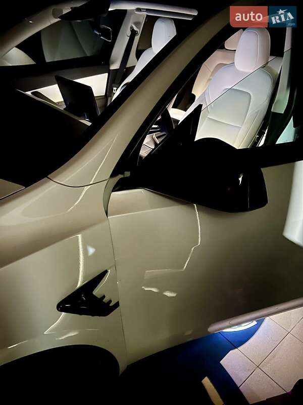 Внедорожник / Кроссовер Tesla Model Y 2022 в Львове