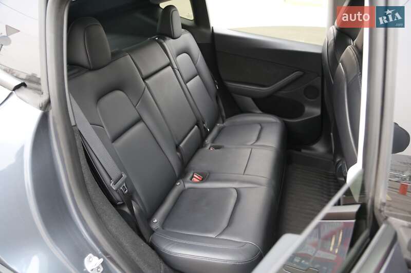 Внедорожник / Кроссовер Tesla Model Y 2023 в Киеве