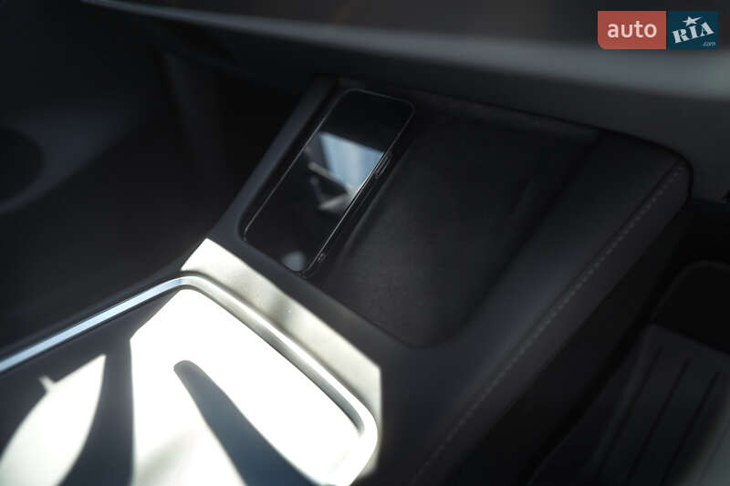 Позашляховик / Кросовер Tesla Model Y 2023 в Полтаві фото 2 Позашляховик / Кросовер Tesla Model Y 2023 в Полтаві