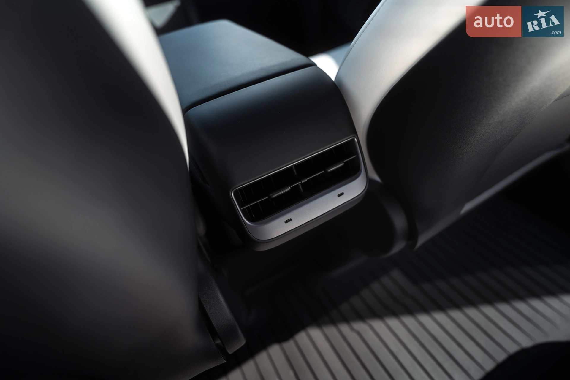 2023 Tesla Model Y - мініатюра 8