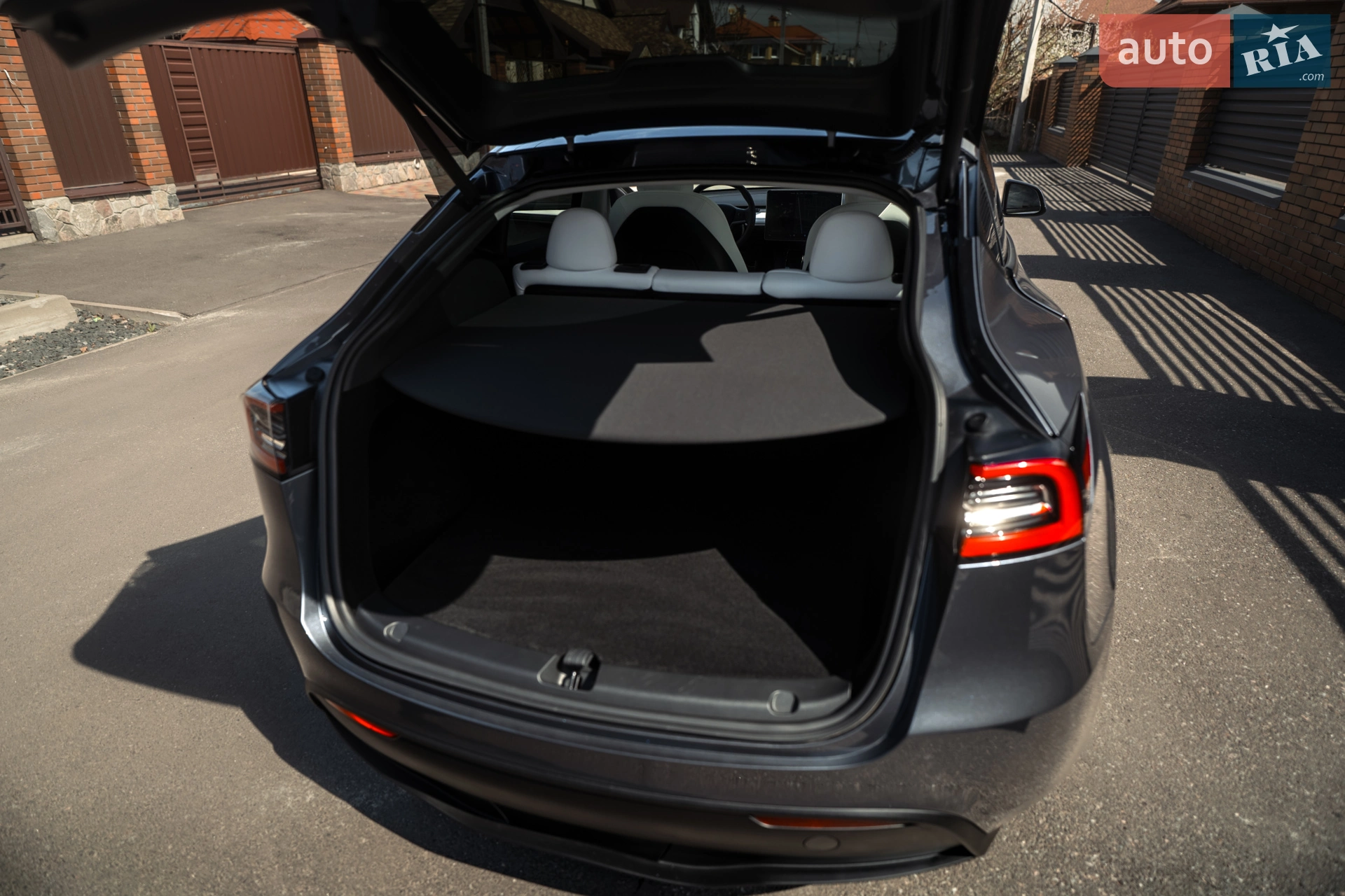 2023 Tesla Model Y - мініатюра 9