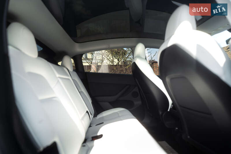 Позашляховик / Кросовер Tesla Model Y 2023 в Полтаві фото 12 Позашляховик / Кросовер Tesla Model Y 2023 в Полтаві