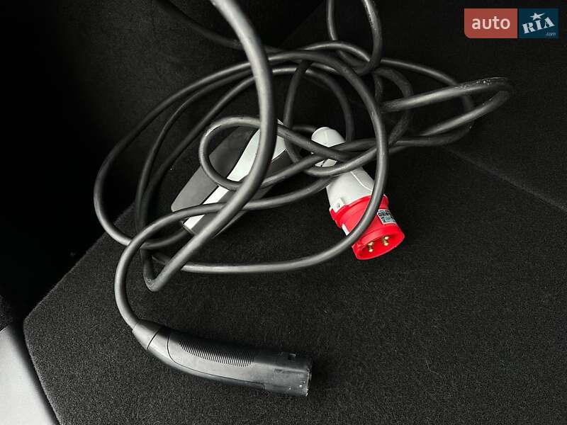 Позашляховик / Кросовер Tesla Model Y 2023 в Рівному