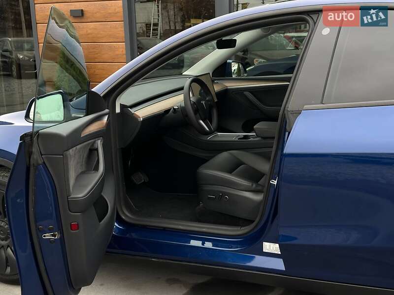 Позашляховик / Кросовер Tesla Model Y 2023 в Рівному