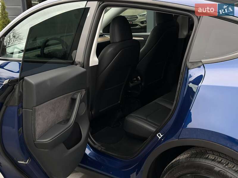 Позашляховик / Кросовер Tesla Model Y 2023 в Рівному