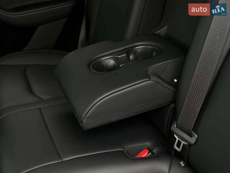 Позашляховик / Кросовер Tesla Model Y 2023 в Рівному