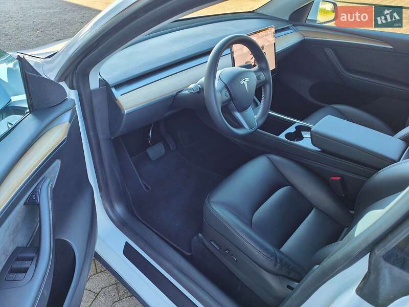 Позашляховик / Кросовер Tesla Model Y 2022 в Києві фото 10 Позашляховик / Кросовер Tesla Model Y 2022 в Києві