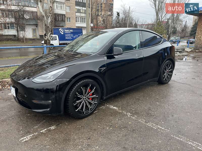 Позашляховик / Кросовер Tesla Model Y 2021 в Києві