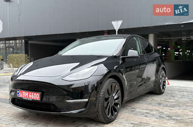 Внедорожник / Кроссовер Tesla Model Y 2023 в Киеве