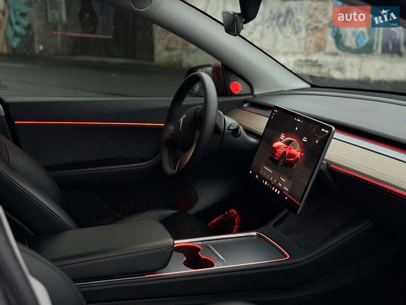 Позашляховик / Кросовер Tesla Model Y 2022 в Дніпрі