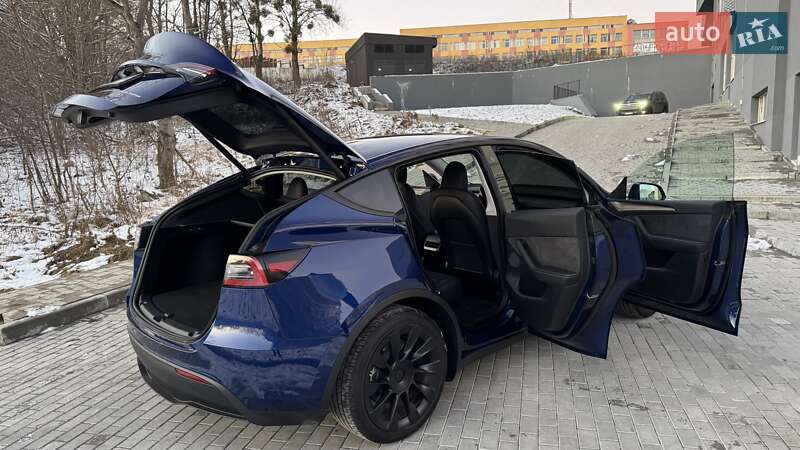 Позашляховик / Кросовер Tesla Model Y 2023 в Львові