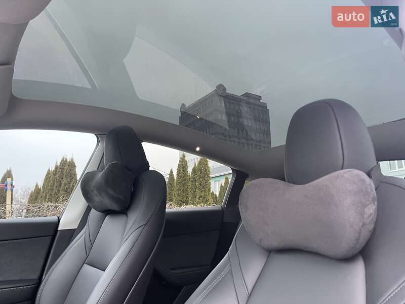 Внедорожник / Кроссовер Tesla Model Y 2022 в Киеве