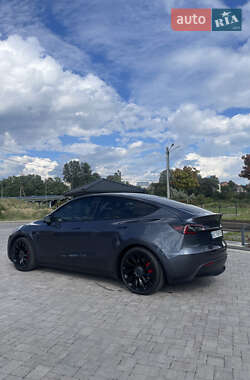Внедорожник / Кроссовер Tesla Model Y 2021 в 