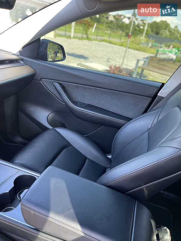Внедорожник / Кроссовер Tesla Model Y 2021 в Золочеве