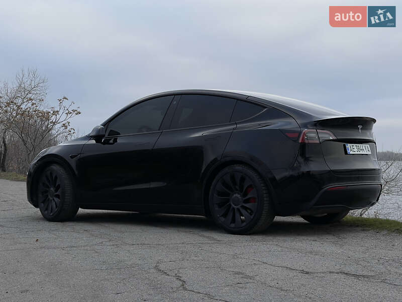 Позашляховик / Кросовер Tesla Model Y 2022 в Дніпрі