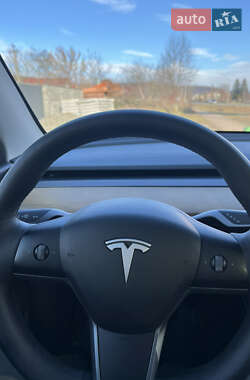 Позашляховик / Кросовер Tesla Model Y 2022 в Ужгороді