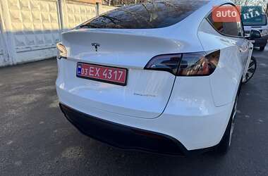 Позашляховик / Кросовер Tesla Model Y 2024 в 