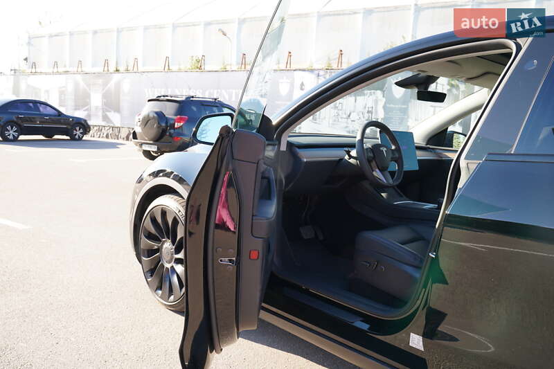 Внедорожник / Кроссовер Tesla Model Y 2023 в Киеве