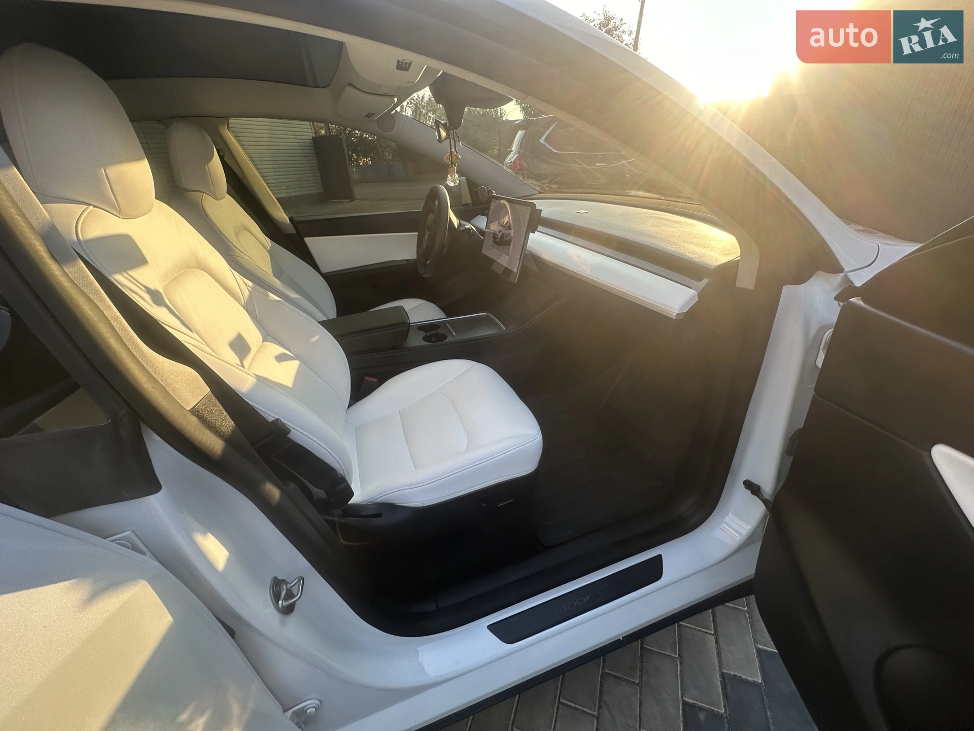 2022 Tesla Model Y - мініатюра 27