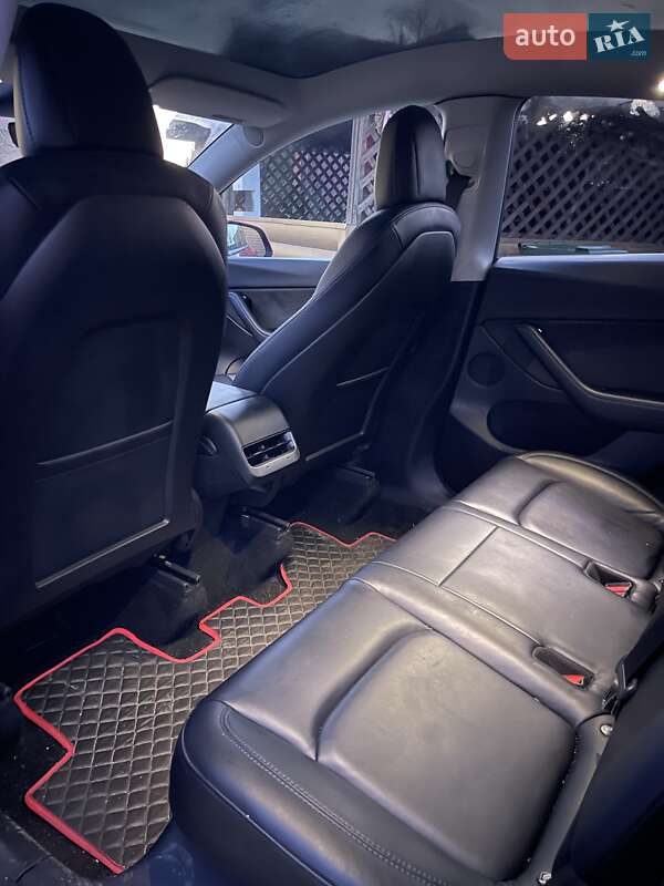 Внедорожник / Кроссовер Tesla Model Y 2021 в Львове