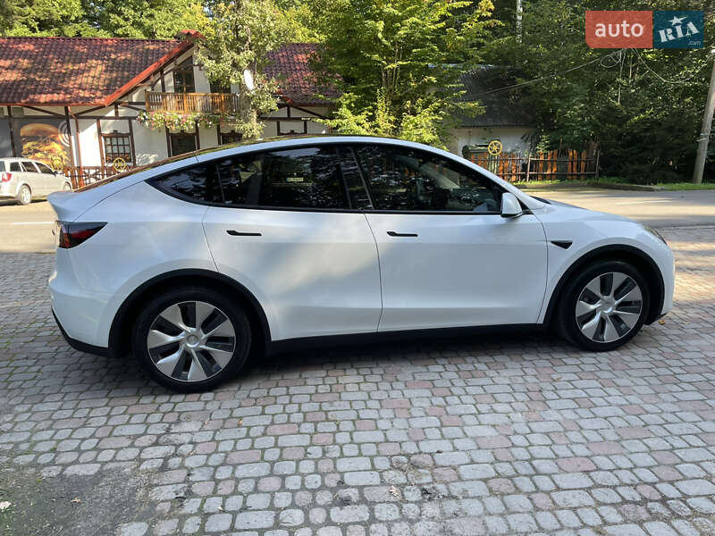 Позашляховик / Кросовер Tesla Model Y 2021 в Трускавці