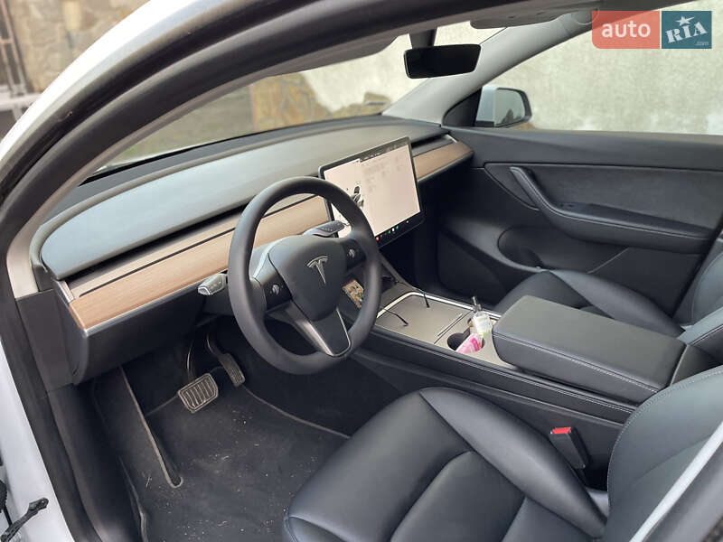 Позашляховик / Кросовер Tesla Model Y 2021 в Трускавці