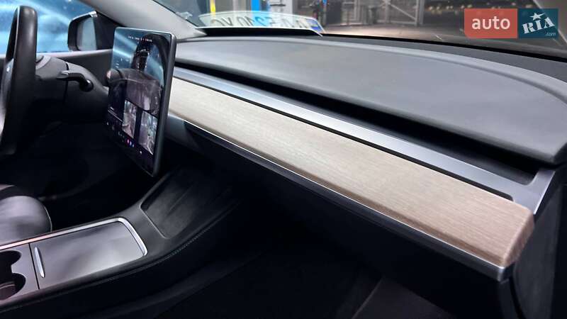 Позашляховик / Кросовер Tesla Model Y 2021 в Києві