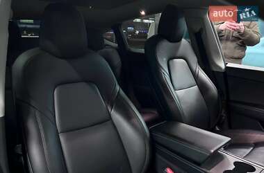 Внедорожник / Кроссовер Tesla Model Y 2021 в Киеве