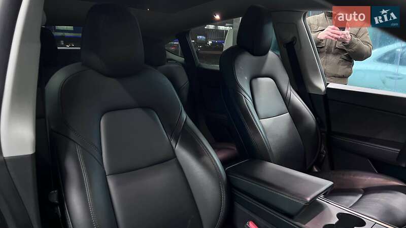 Позашляховик / Кросовер Tesla Model Y 2021 в Києві