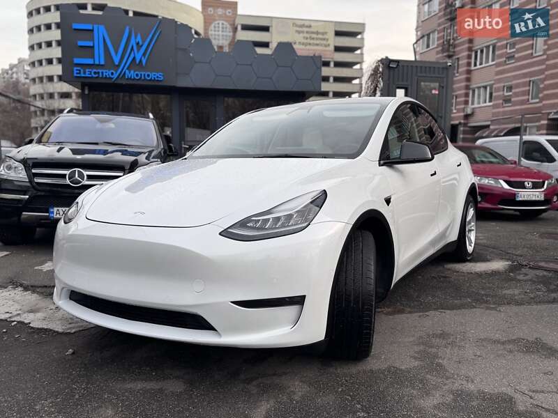 Tesla Model Y 2021