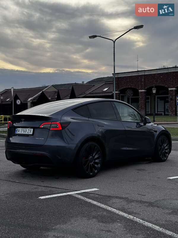 Позашляховик / Кросовер Tesla Model Y 2022 в Києві