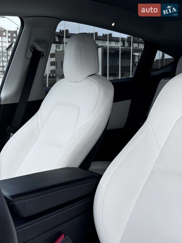 Позашляховик / Кросовер Tesla Model Y 2022 в Києві