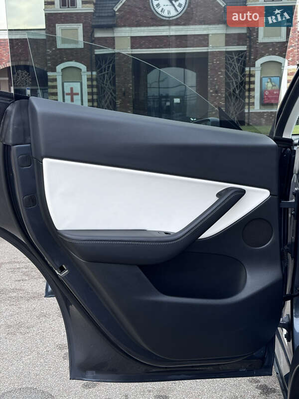 Позашляховик / Кросовер Tesla Model Y 2022 в Києві