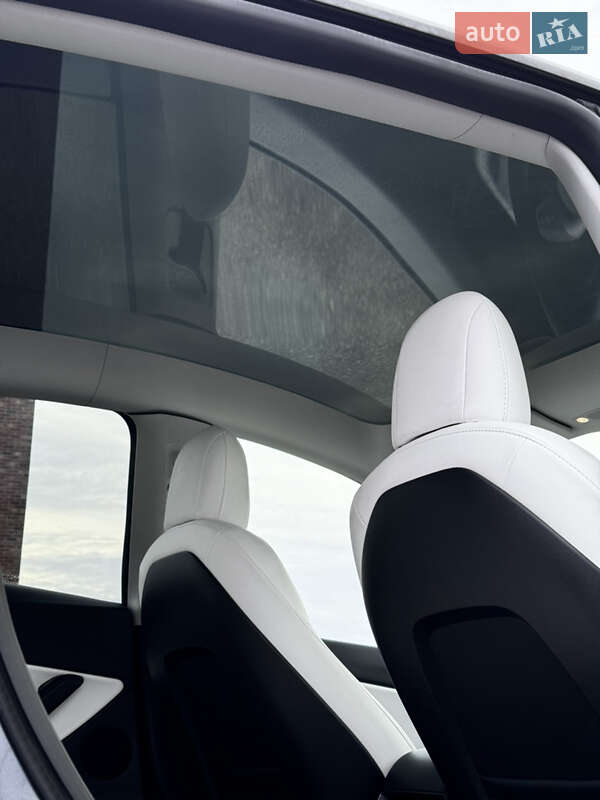 Позашляховик / Кросовер Tesla Model Y 2022 в Києві