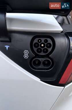 Внедорожник / Кроссовер Tesla Model Y 2022 в 