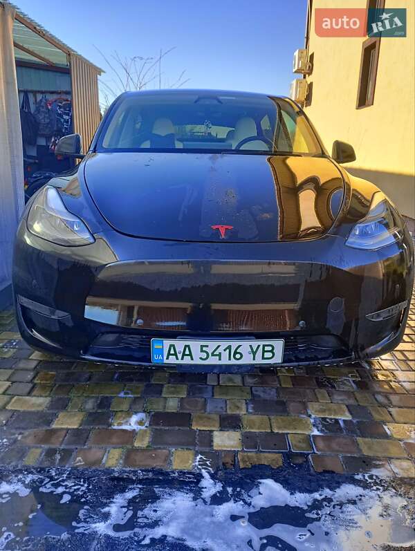Внедорожник / Кроссовер Tesla Model Y 2023 в Киеве