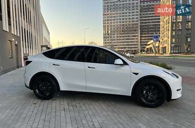 Внедорожник / Кроссовер Tesla Model Y 2021 в 