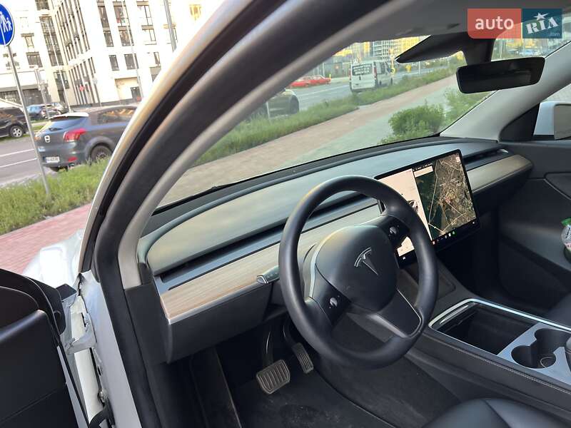 Внедорожник / Кроссовер Tesla Model Y 2021 в Киеве
