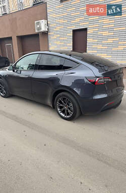 Внедорожник / Кроссовер Tesla Model Y 2024 в 