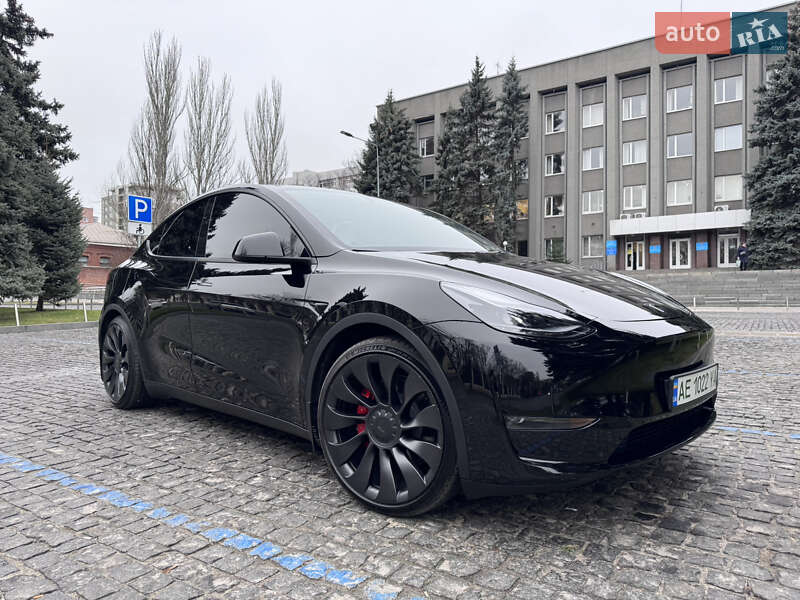 Tesla Model Y 2023
