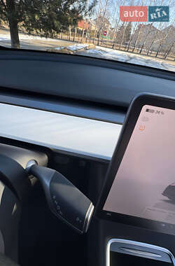 Внедорожник / Кроссовер Tesla Model Y 2024 в 