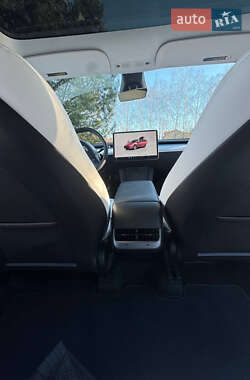 Внедорожник / Кроссовер Tesla Model Y 2024 в 