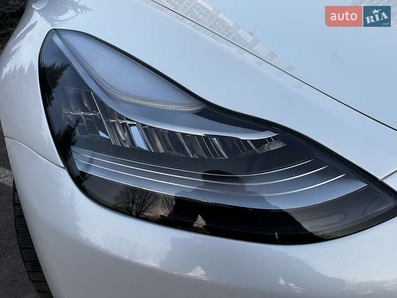 Позашляховик / Кросовер Tesla Model Y 2021 в Львові