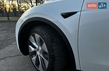 Внедорожник / Кроссовер Tesla Model Y 2021 в 