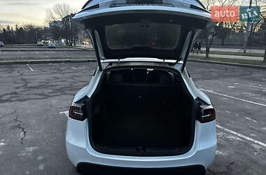 Внедорожник / Кроссовер Tesla Model Y 2021 в 