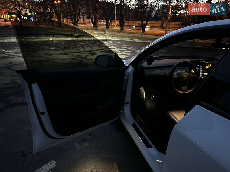 Позашляховик / Кросовер Tesla Model Y 2021 в Львові