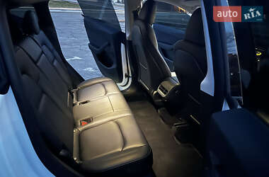 Внедорожник / Кроссовер Tesla Model Y 2021 в 