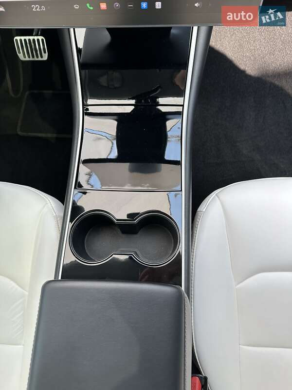 Позашляховик / Кросовер Tesla Model Y 2020 в Чернівцях