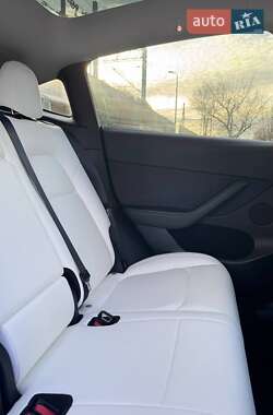 Внедорожник / Кроссовер Tesla Model Y 2021 в 