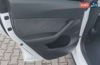 Внедорожник / Кроссовер Tesla Model Y 2023 в 